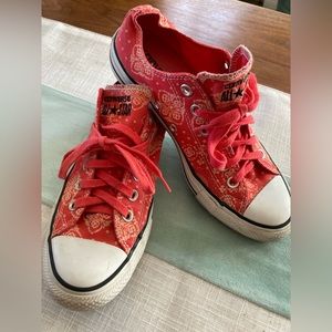 Converse All Star Low Top Coral Bandana Print Canvas Women's Size 8